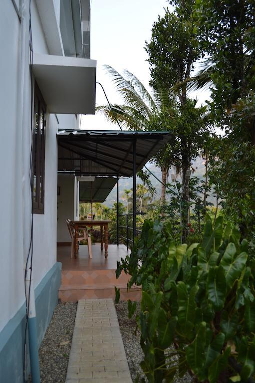 The Shade Apartment Мунар Екстериор снимка